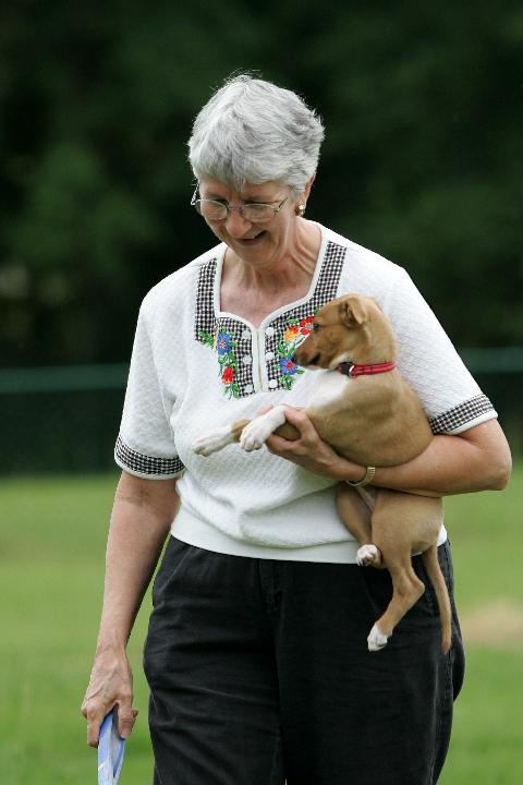 100_8554 Hudi starts making friends with Grandma, early